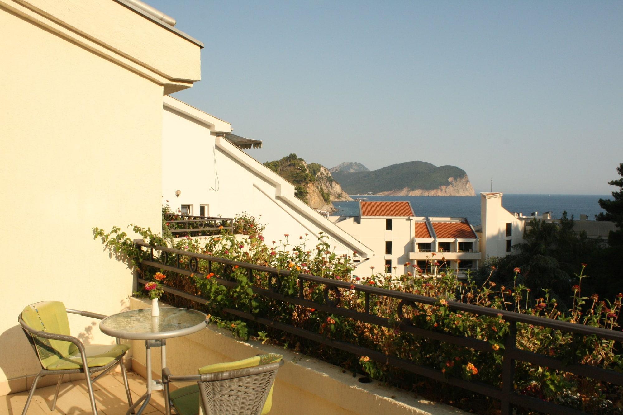 Hotel Danica Petrovac Eksteriør bilde