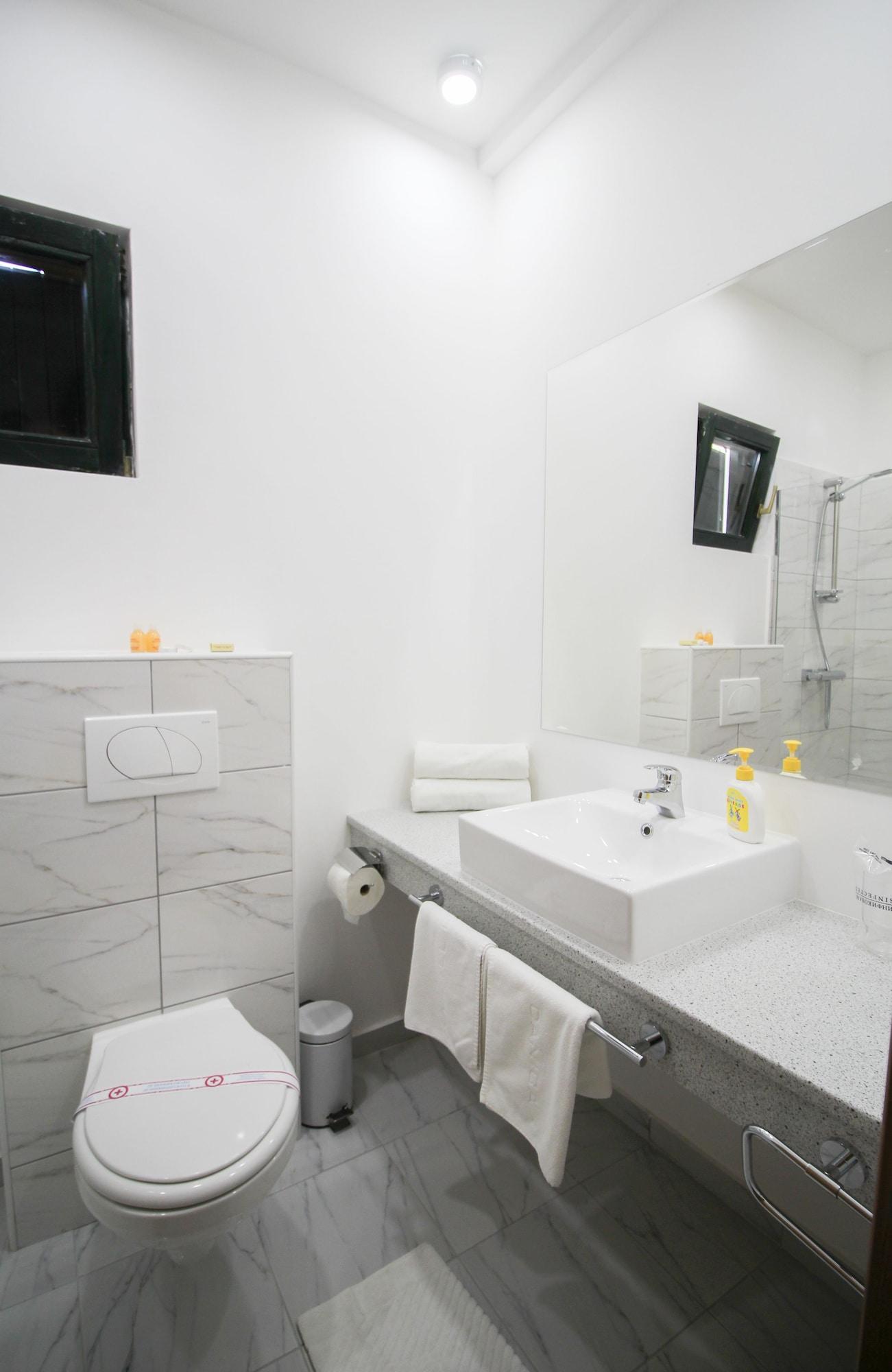 Hotel Danica Petrovac Eksteriør bilde