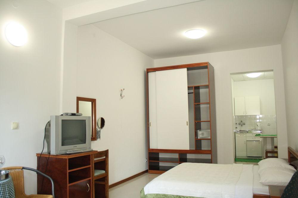 Hotel Danica Petrovac Eksteriør bilde