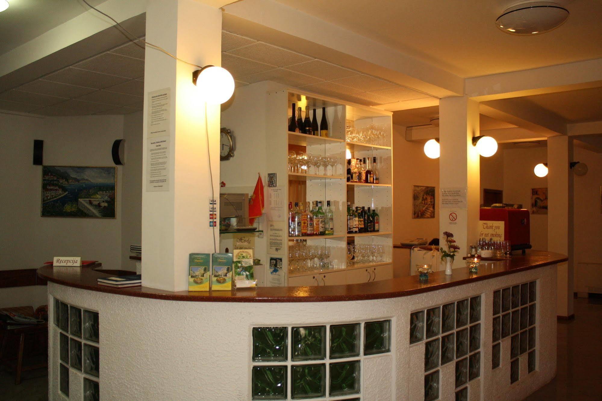 Hotel Danica Petrovac Eksteriør bilde